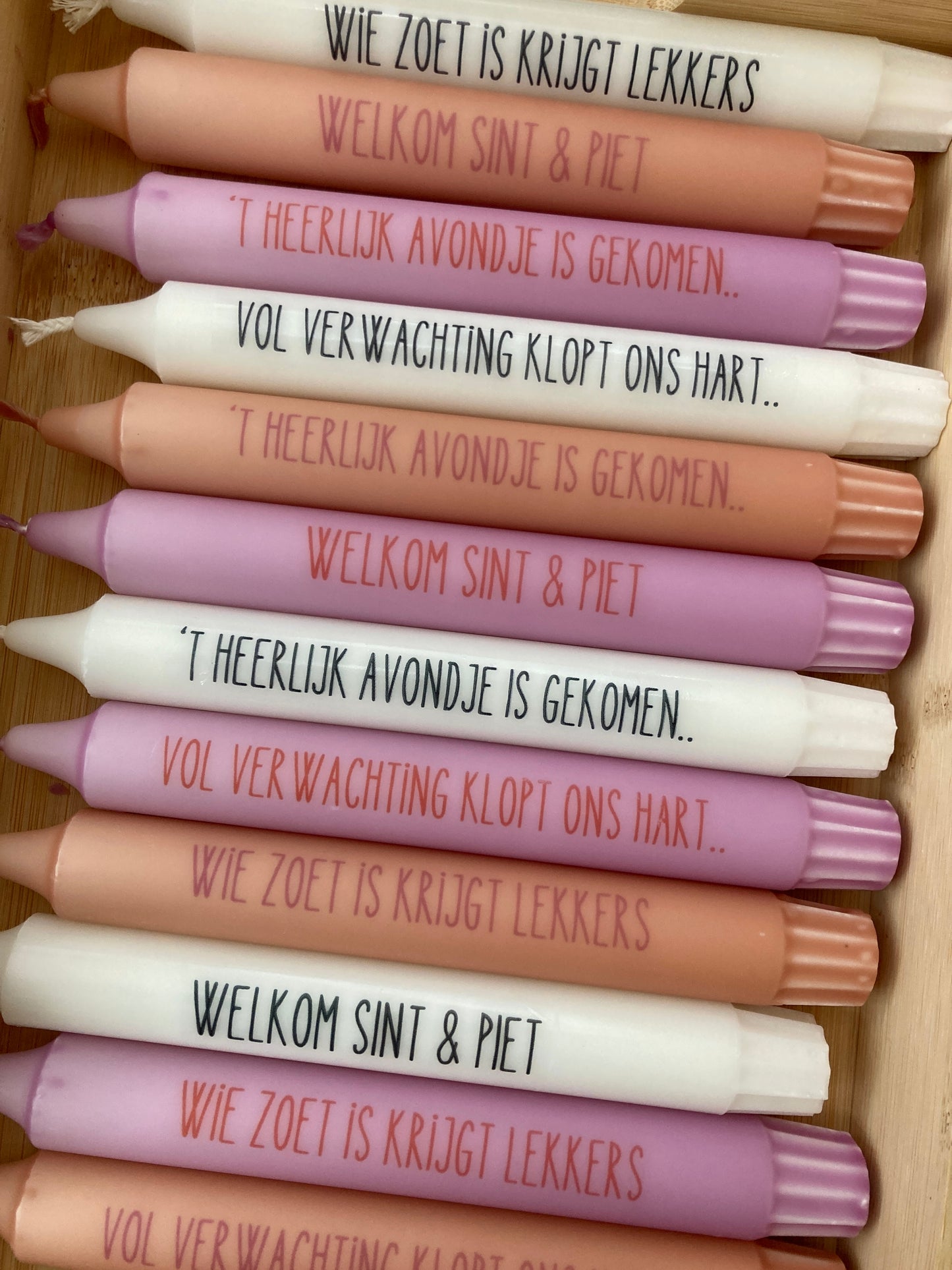 Sinterklaas kaars met tekst - WIE ZOET IS KRIJGT LEKKERS
