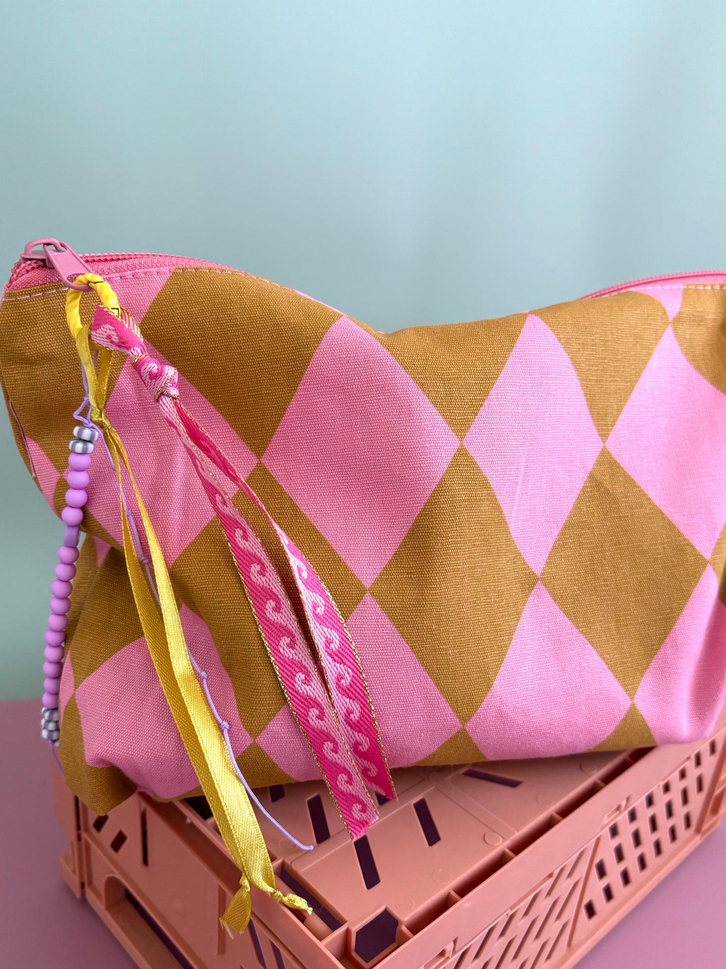 Etui/toilettasje + vrolijke sleutelhanger - Ruit licht roze/groen
