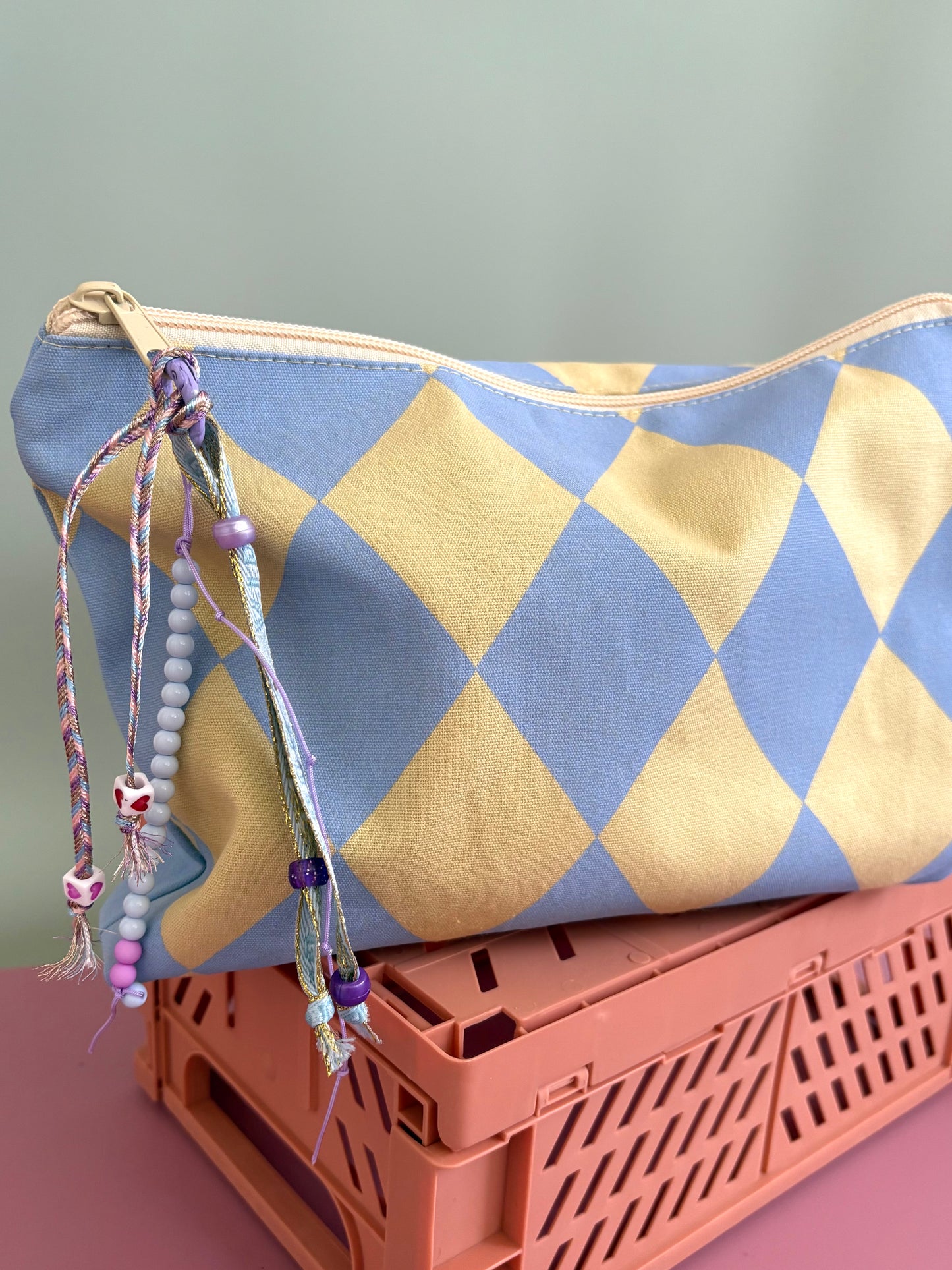 Etui/toilettasje + vrolijke sleutelhanger - Blauw/licht geel