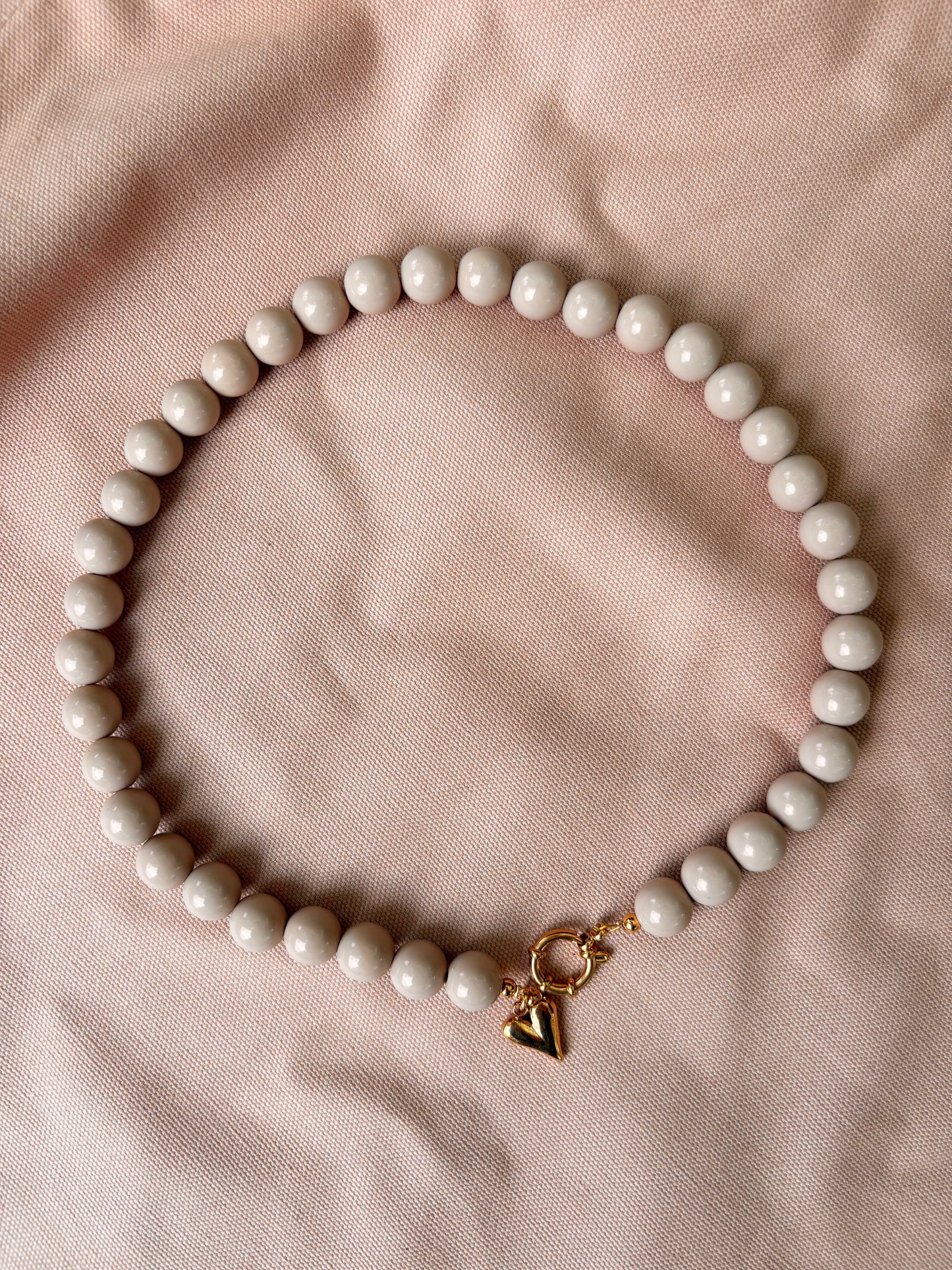 Kralenketting met bedel - Beige