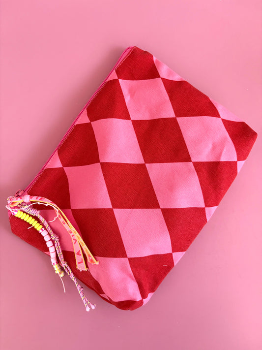 Etui/toilettasje + vrolijke sleutelhanger - Ruit roze/rood